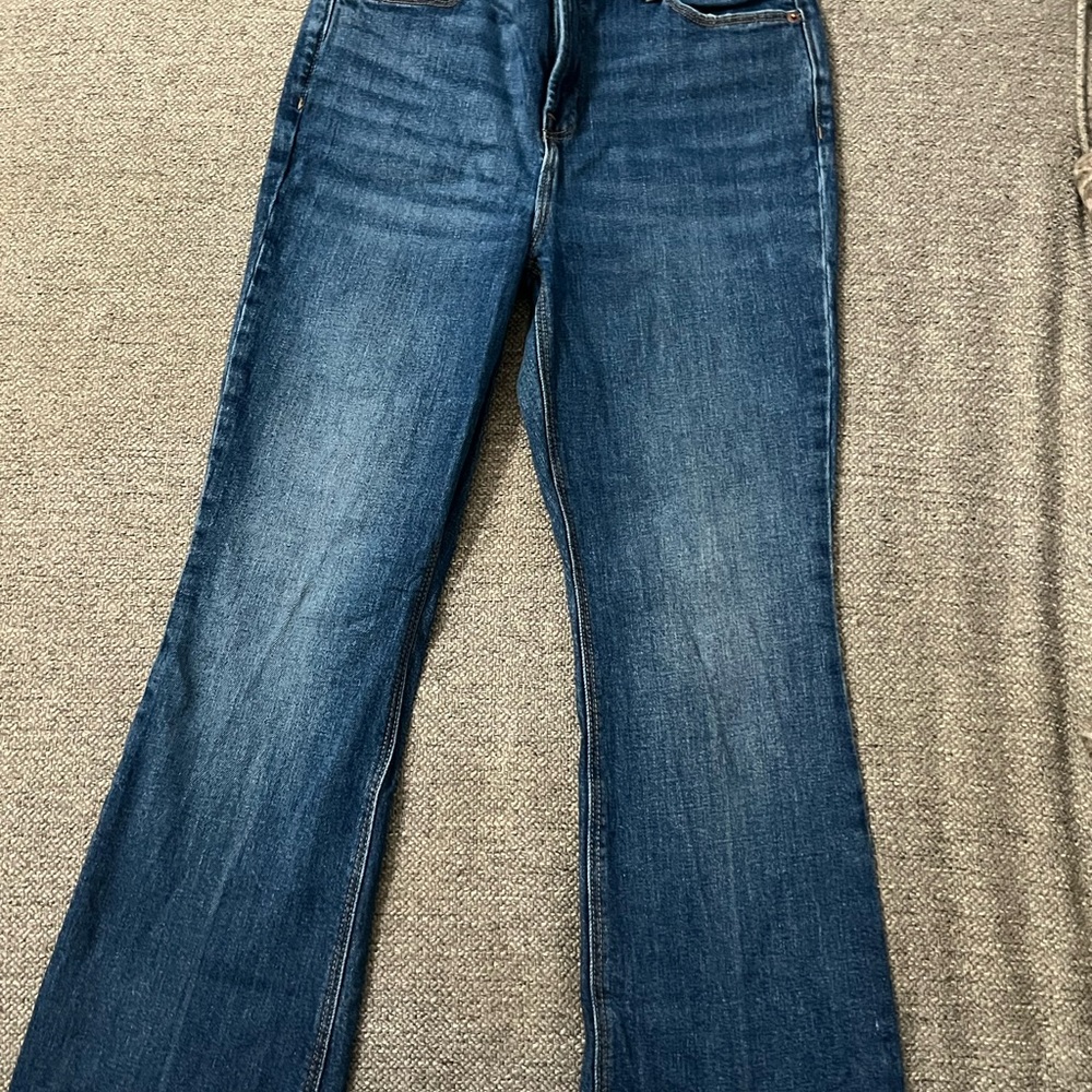 Old Navy Women's Flare Jeans in Deep Blue